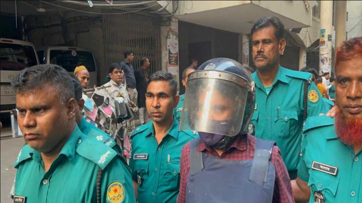 যৌন হয়রানির মামলায় ঢাবির শিক্ষক এরশাদ হালিম কারাগারে